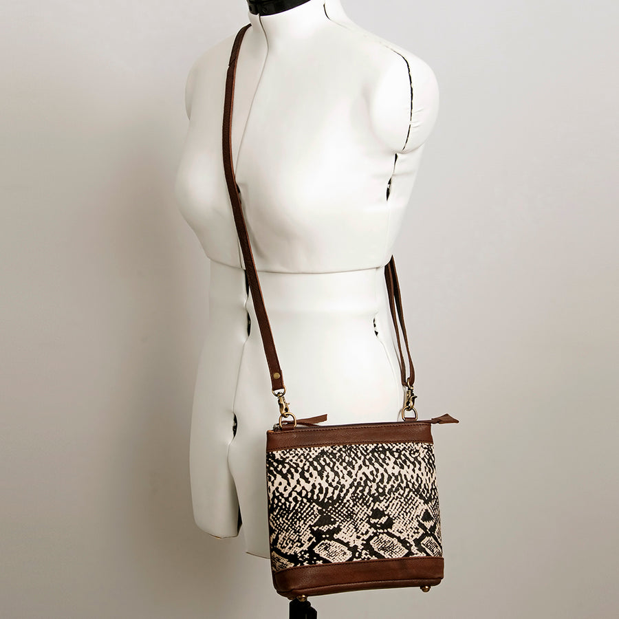 American Darling Large Cross body Bag for Women Hand Woven Saddle Blanket Vegetable-Tanned Genuine Leather YKK Zipper