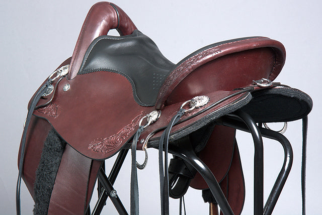 17.5' Tucker Logo 150 Horizon Compass Rose Leather Wide Tree Horse Saddle Brown