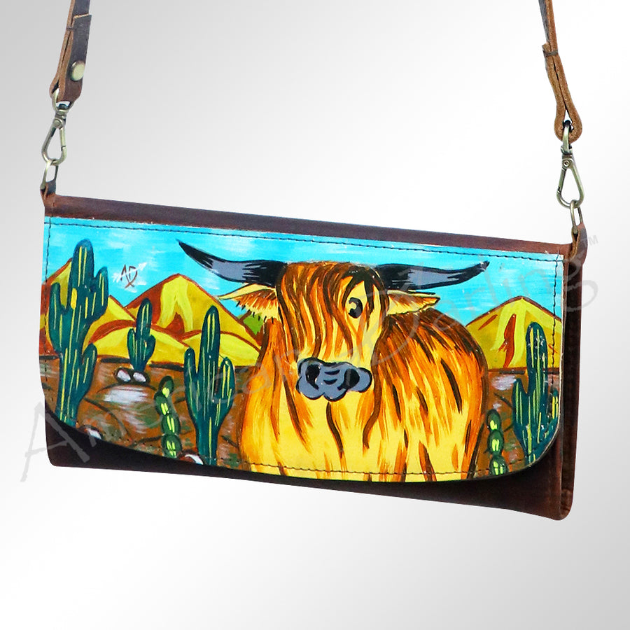 Leather shoulder bag with longhorn cattle and cactus design - Uhorse