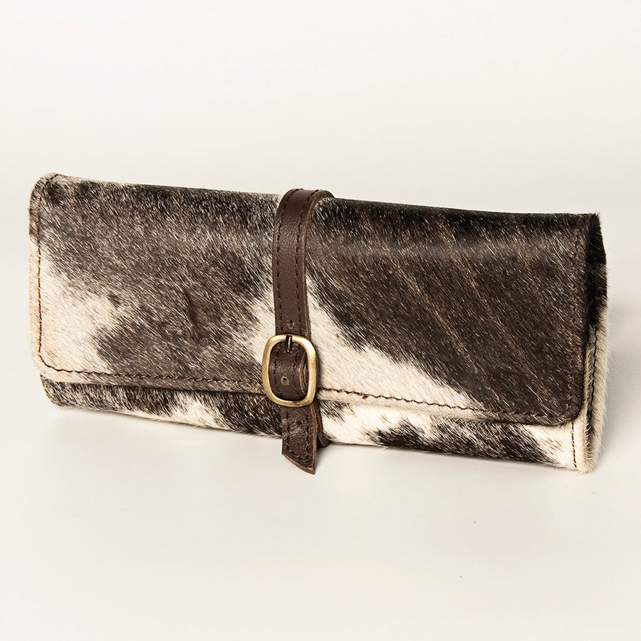 Tan leather wallet with buckle closure - Uhorse