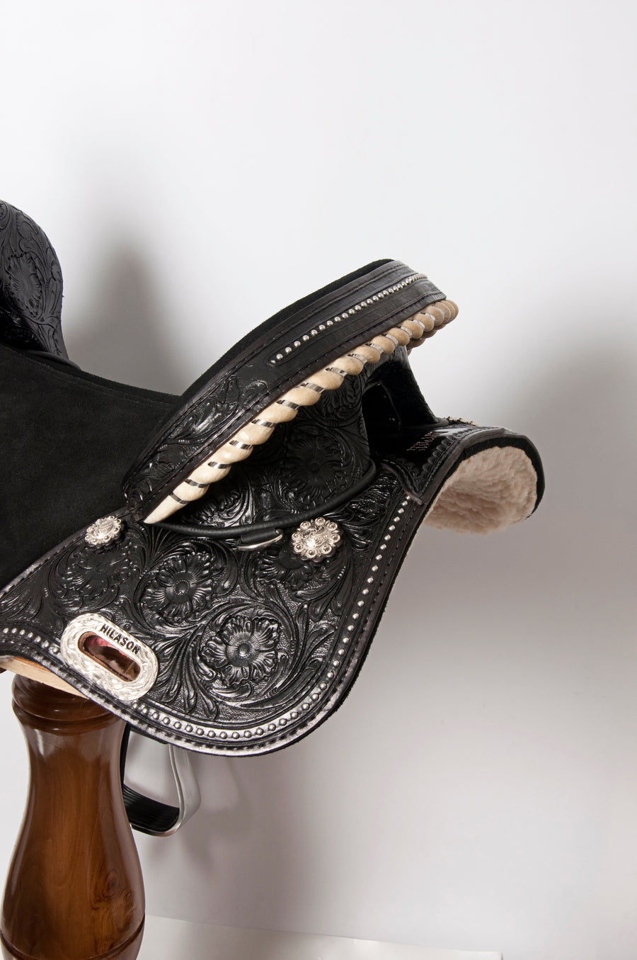 Hilason Western Horse Treeless Trail Barrel American Leather Saddle