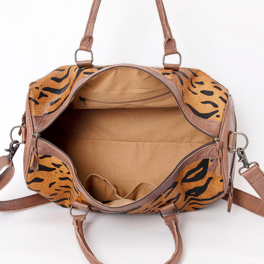 American Darling Handcrafted Western Leather Duffle Bag with Hair-On Cowhide – Spacious, Durable, and Stylish Travel Bag