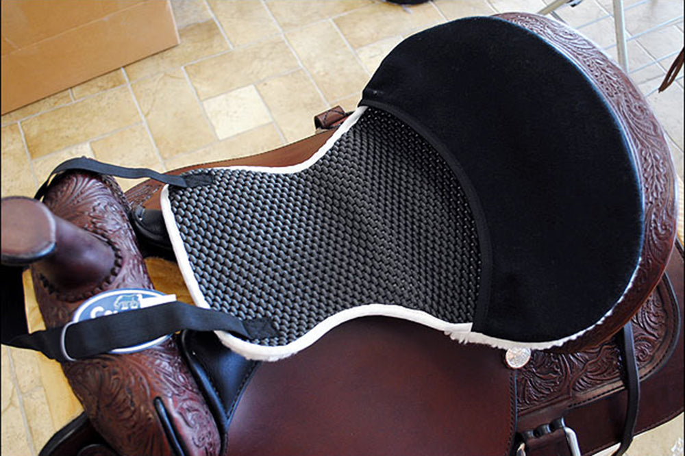 Fleece Saddle Seat Cover White With Black Neoprene Back Hilason