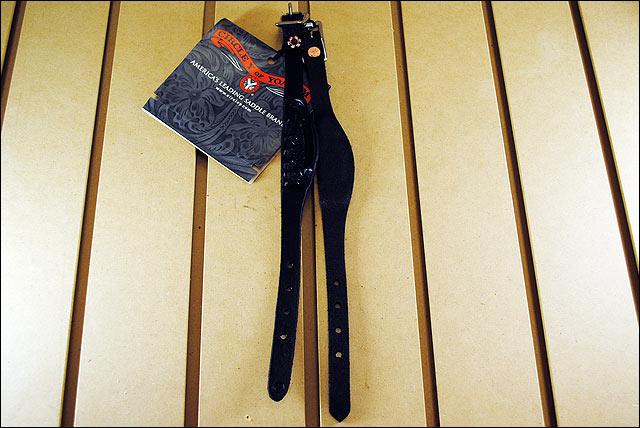1/2" Circle Y H. Tk. Leather Flared Hobble Straps Black by Hilason – Cowboy and equestrian accessories