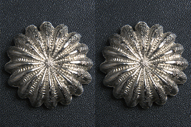 Western Screw Back Concho 1 In Antique Silver Parachute Round Saddle