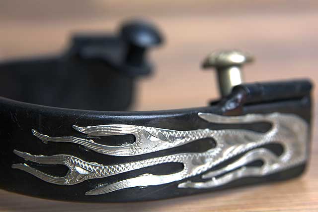 Hilason Western Black Steel Ladies Flames Engraved Horse Riding Spurs Pair