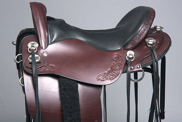 17.5' Tucker Logo 150 Horizon Compass Rose Leather Wide Tree Horse Saddle Brown