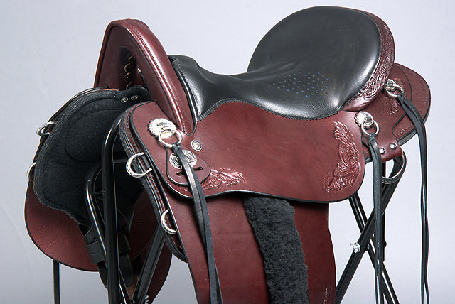 17.5' Tucker Logo 150 Horizon Compass Rose Leather Wide Tree Horse Saddle Brown